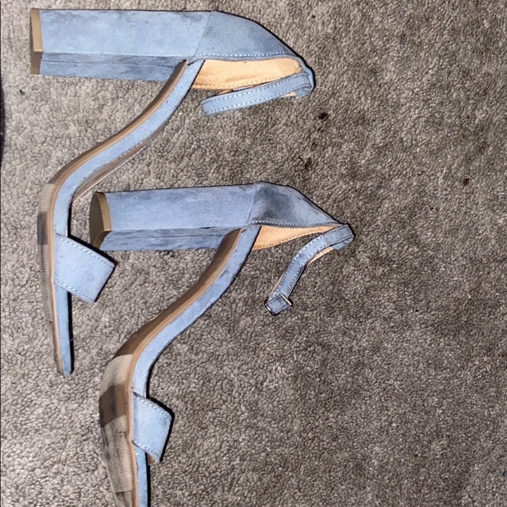 heels - Picture 2 of 5